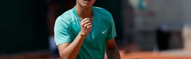 “三驾马车”法网均带走胜利 中国男网迎来新高度